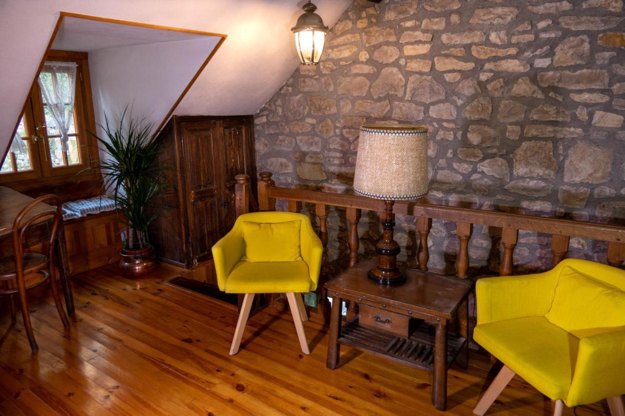 maison sans vis à vis dans centre historique Villa Terrasson Esterno foto