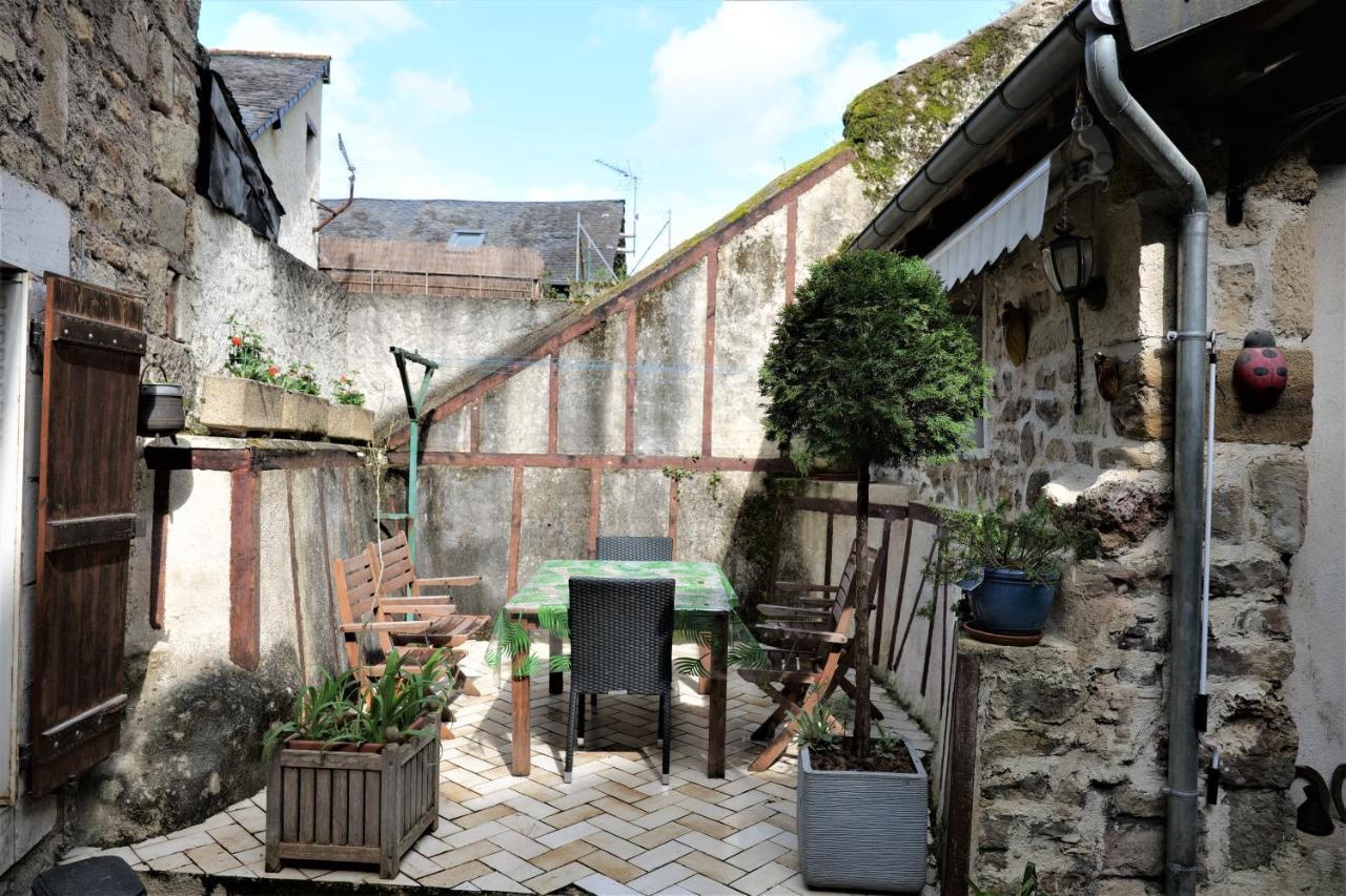 maison sans vis à vis dans centre historique Villa Terrasson Esterno foto