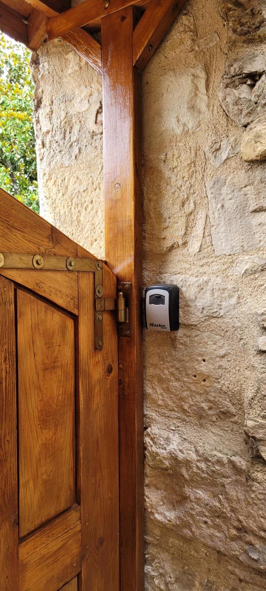 maison sans vis à vis dans centre historique Villa Terrasson Esterno foto